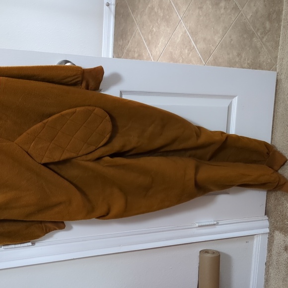 Buc-ee's Beaver Onesie L/XL - Picture 5 of 6